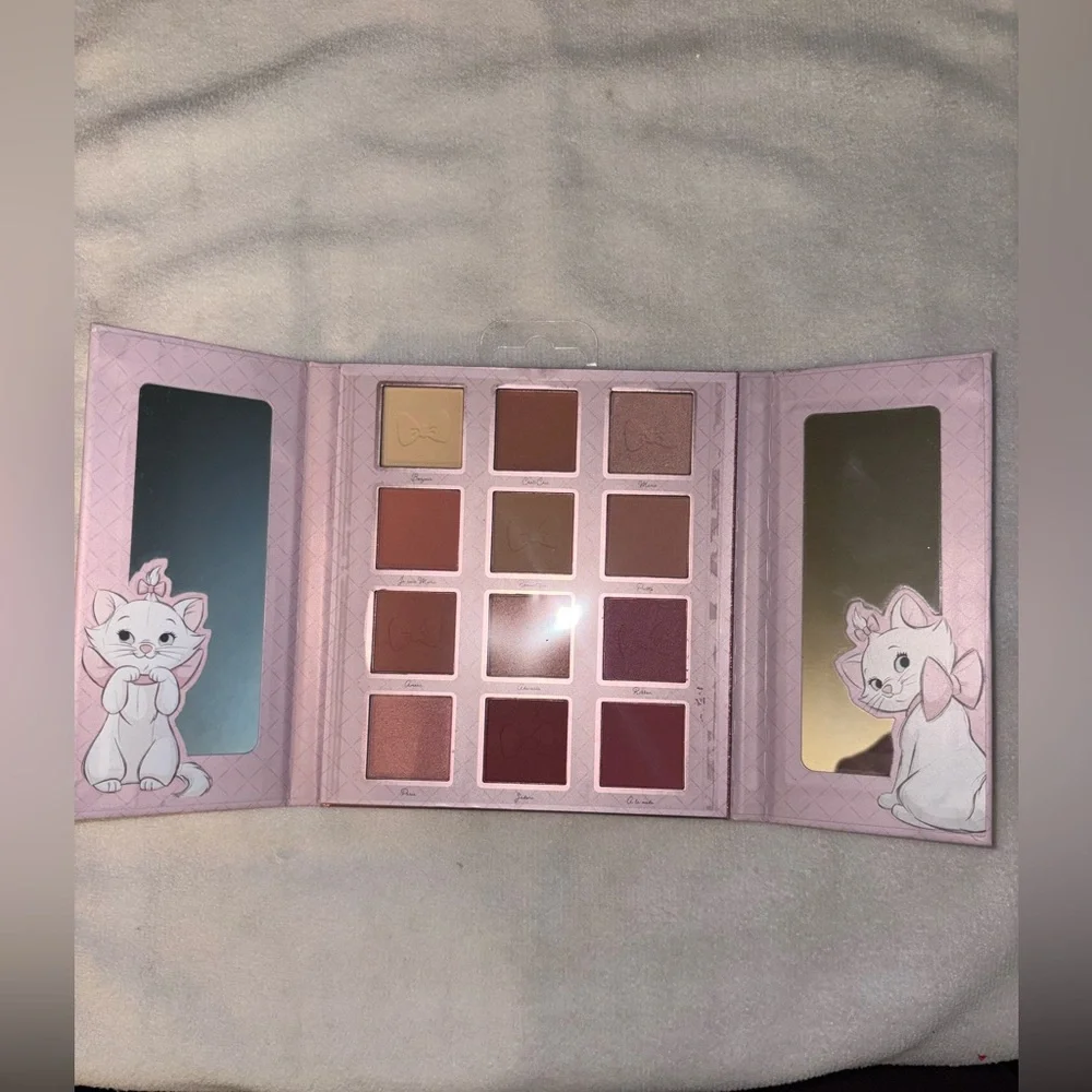 Disney Aristocats Marie Pink and Rose gold decorative Eyeshadow Palette